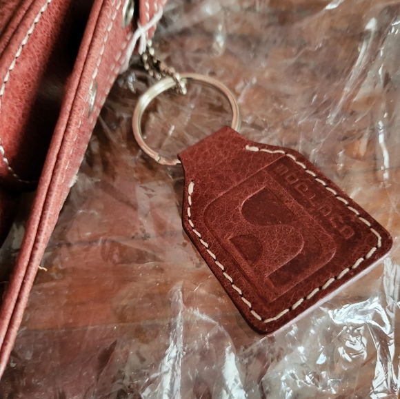 Brand new Soprano leather bag - Picture 7 of 11